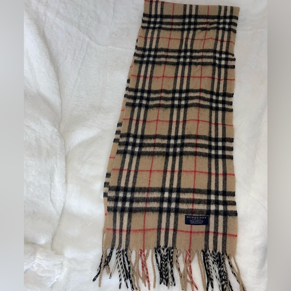 Authentic Nova Check Burberry Lambs Wool Scarf - Picture 2 of 3
